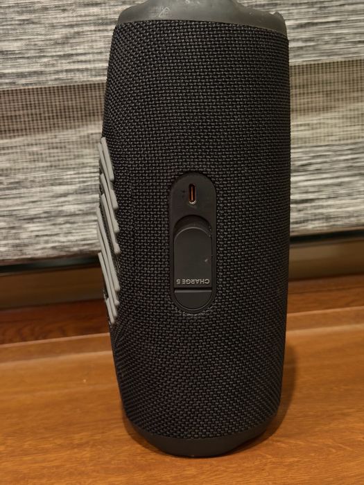 JBL charge 5.