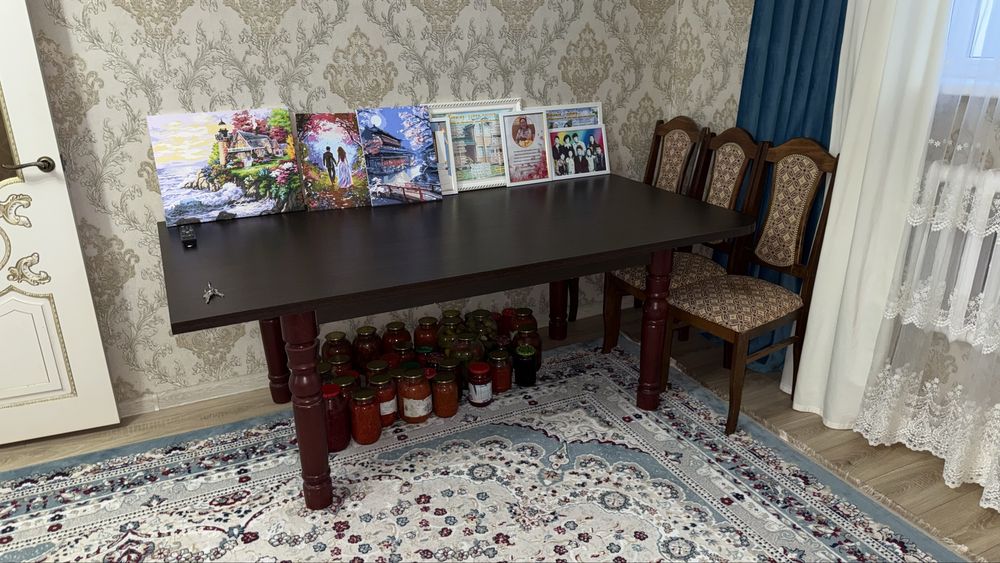 Стол и 10 стулья