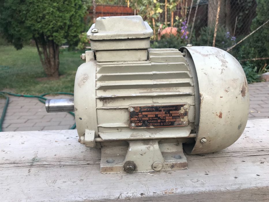 Электродвигатель 1,5 кВт. 3000 оборотов