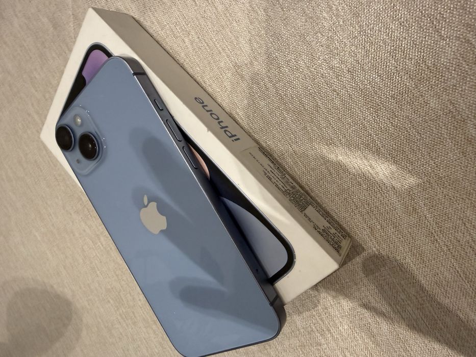 Продам iPhone 14, 256 ГБ, голубого цвета.