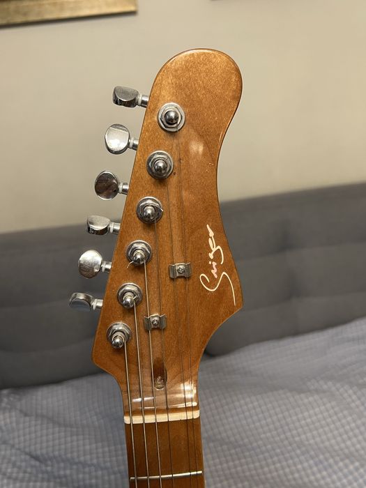 Электрогитара и комбоусилитель Smiger