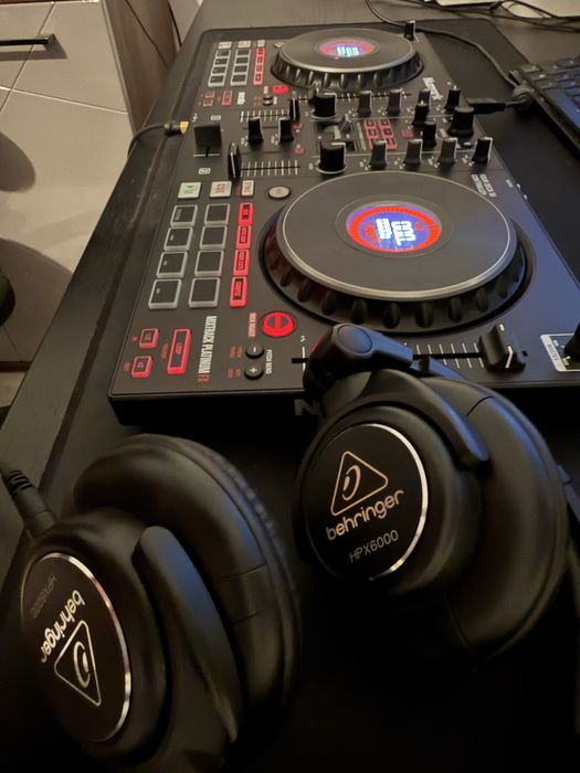 Casti Dj Behringer HPX6000