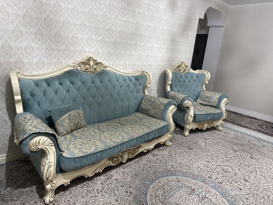 Королевский диван 2 креслами