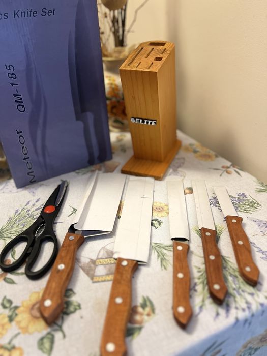 Комплект ножове и ножица