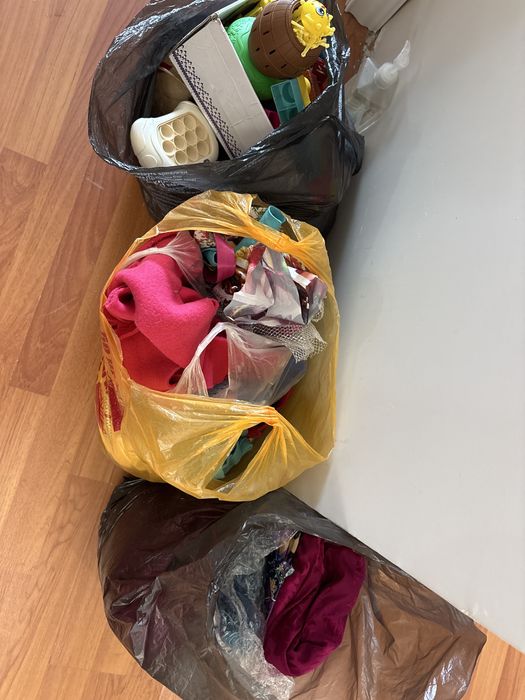 Игрушки и ткани даром бесплатно