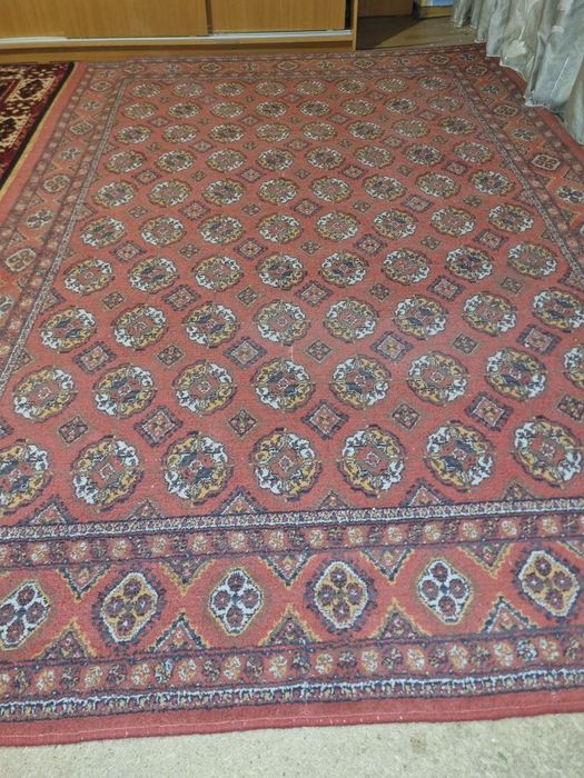 Продаю шерстяной ковер 2.8×2