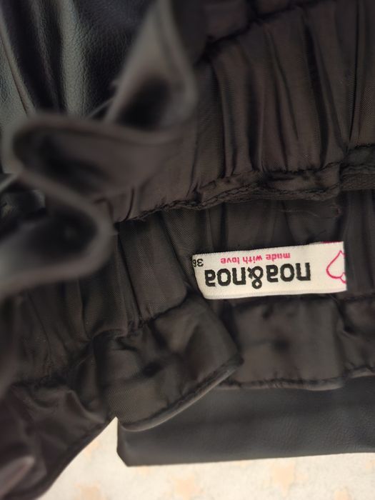 Чисто нова кожена поличка