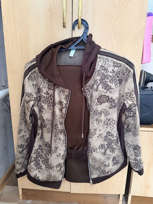 Продам женскую одежду