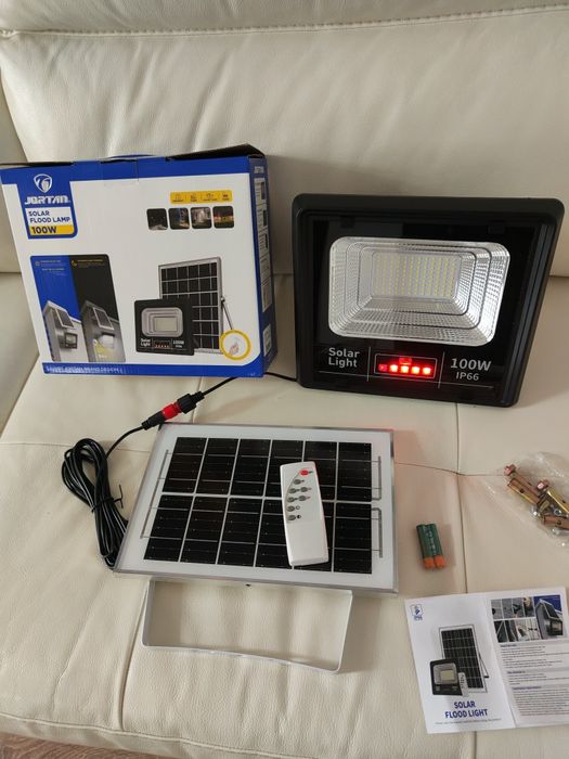 Kit Proiector LED cu Panou Solar 100W cu telecomanda Grădină Terasa