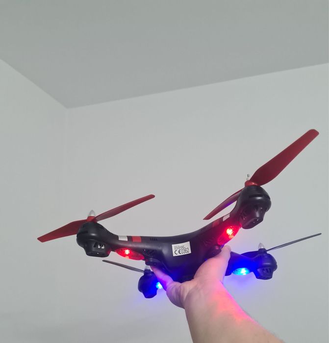 Drona Quadcopter cu telecomanda si camera