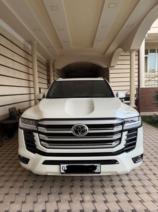 toyota land cruser 300