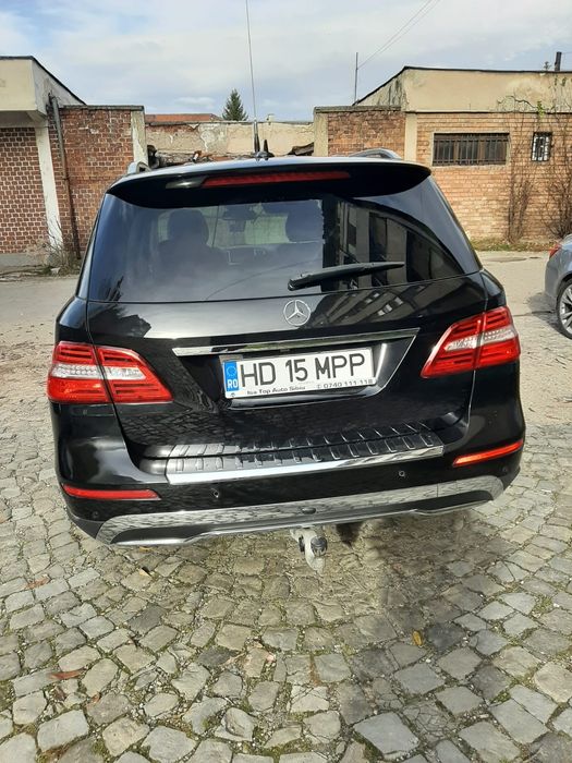 Vând Mercedes-Benz ,ml350, motor 3000 ,diesel ,in stare bună