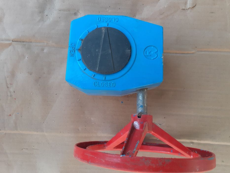 Vana fluture nouă dn 200 cu reductor