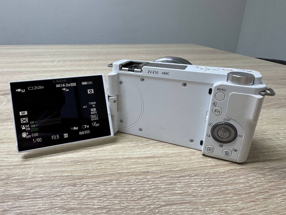 Фотокамера Sony ZV-E10