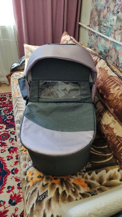 Продам зимнюю детскую коляску