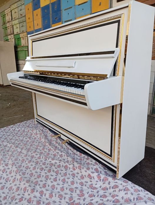 Пианино сотилади.