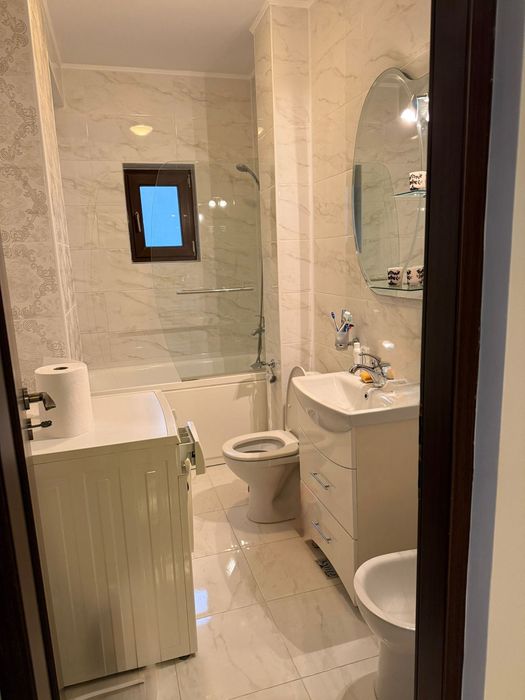 Apartament de 3 camere de vanzare - ultracentral- bloc nou- Craiova