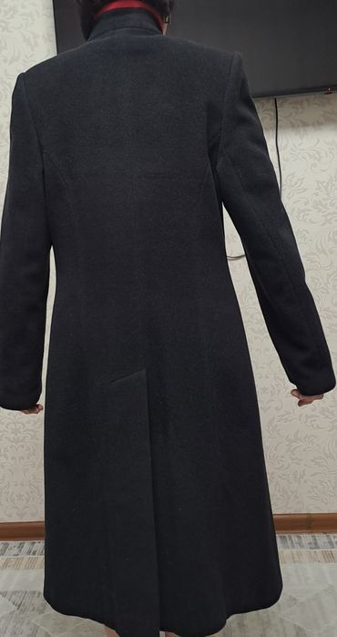 Продам пальто б/у,женские.