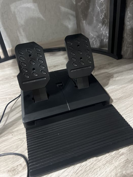 Продам PlayStation 4 Slim