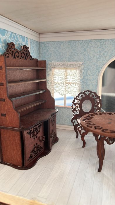 Домик кукольный