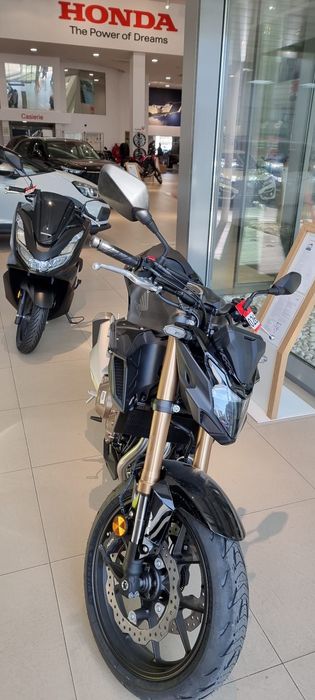 Honda cb 500F an 2022 ..8300 km impecabila pentru pretențioși!!!