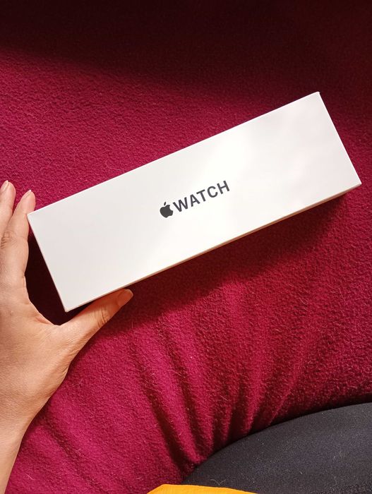 Apple smart watch / смарт часовник SE 2024