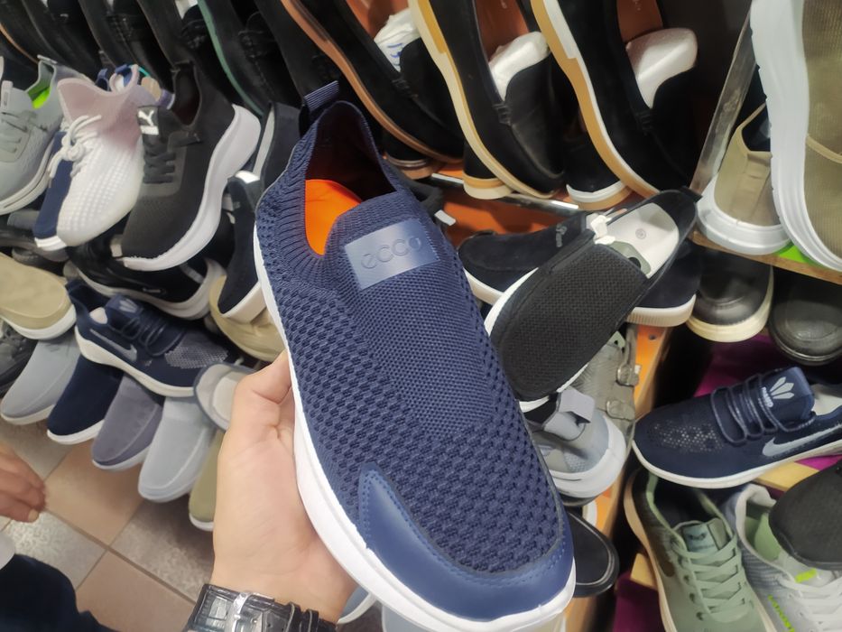 Xitoy optim va donaga oyoq kiyimlar barcha oʻlchamdagi.