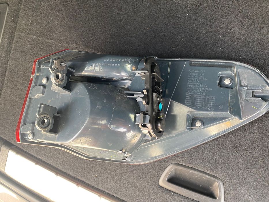 Стоп десен за БМВ Х1 F48