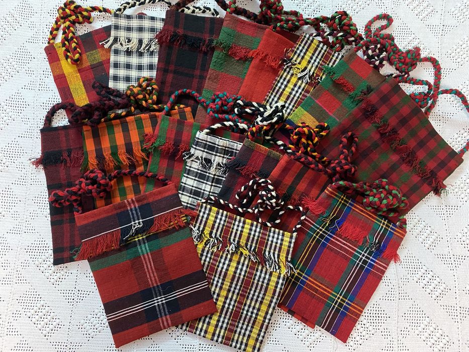 Торбички за народни носии