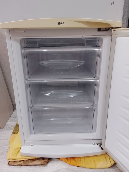 Продам холодильник LG