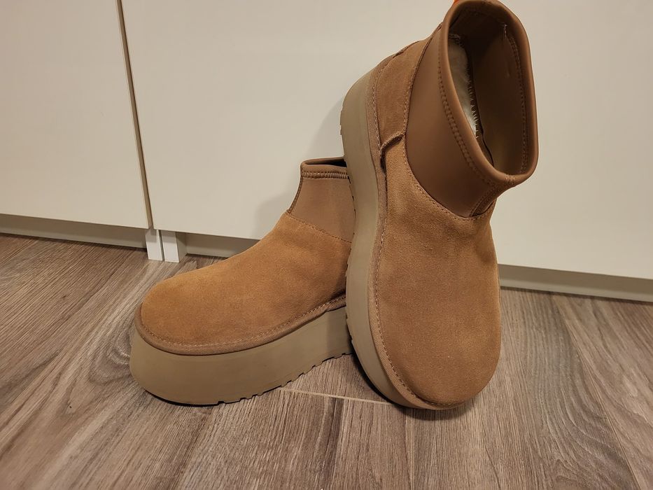 UGG noi, din piele naturala