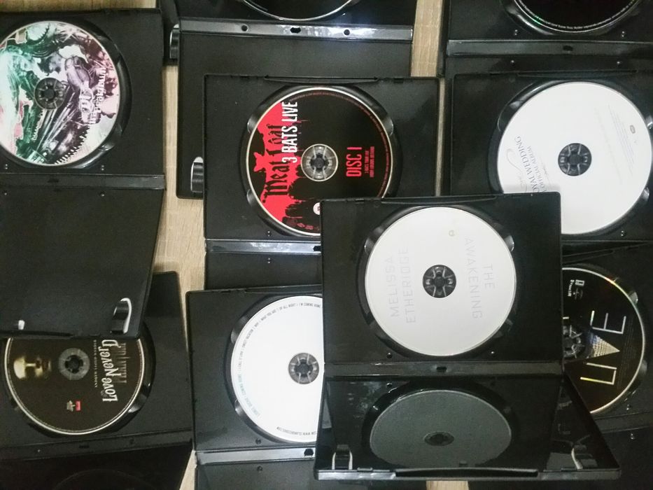 Colectie 21 CD Mika Metallica Nelly Furtado Timbaland Meat Loaf etc