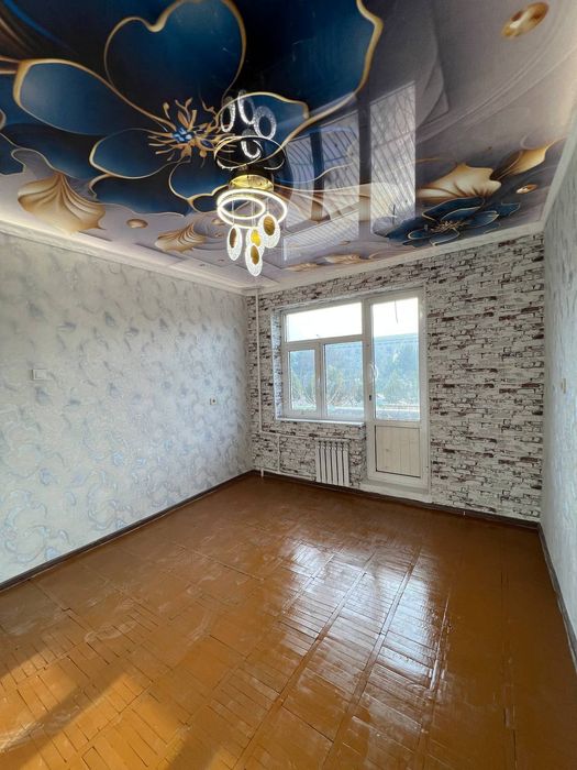 3/2/4 сотилади  64 м²