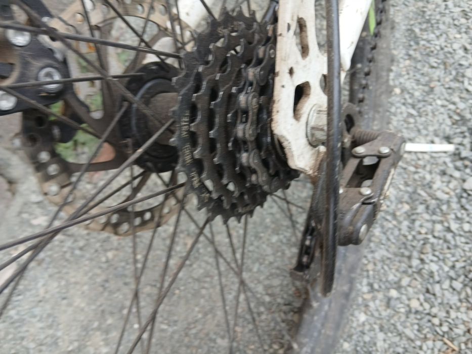 Bicicletă hard tail