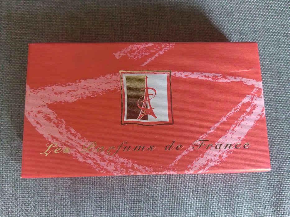 Дамски парфюми и козметика