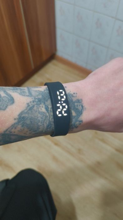 Продам часы ремешок