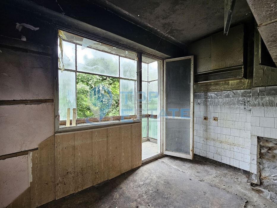 Продава се Двустаен апартамент в Велико Търново, Чолаковци - 61 кв.м за 717 €/кв.м - Снимка #1