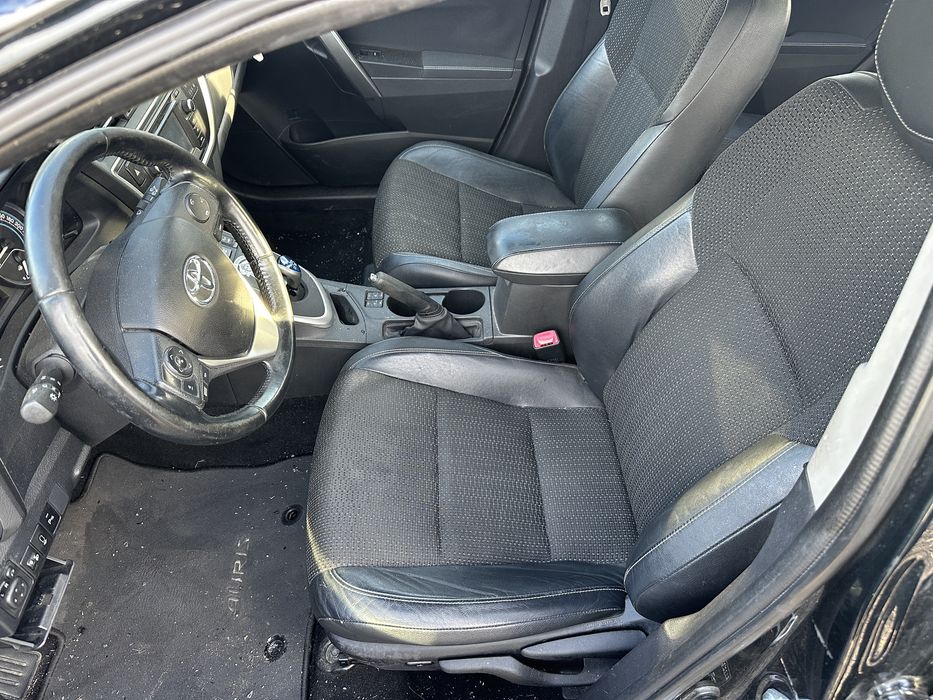 Toyota Auris Тойота Аурис 1.8 hybrid 136 кс 2014 На Части!