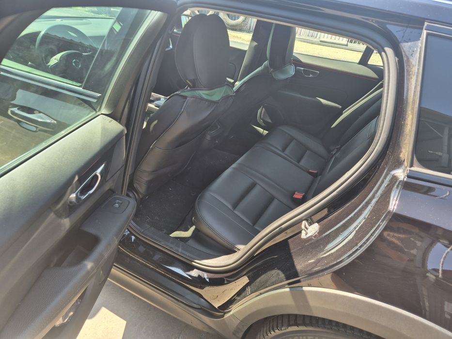 Volvo v60 county cross  2.0 d  196 cp