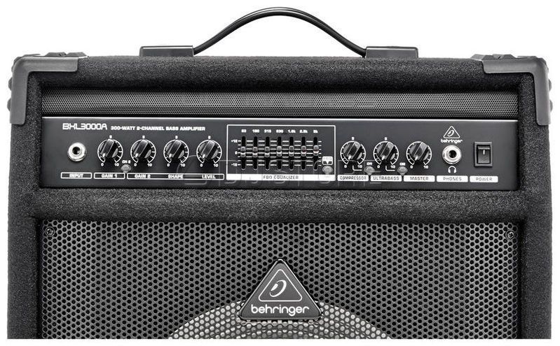Amplificator Chitara Bass - Behringer Ultrabass BXL3000A 300W 1x15"