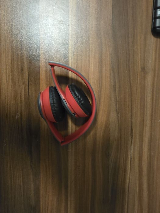 2 броя Слушалки безжични .