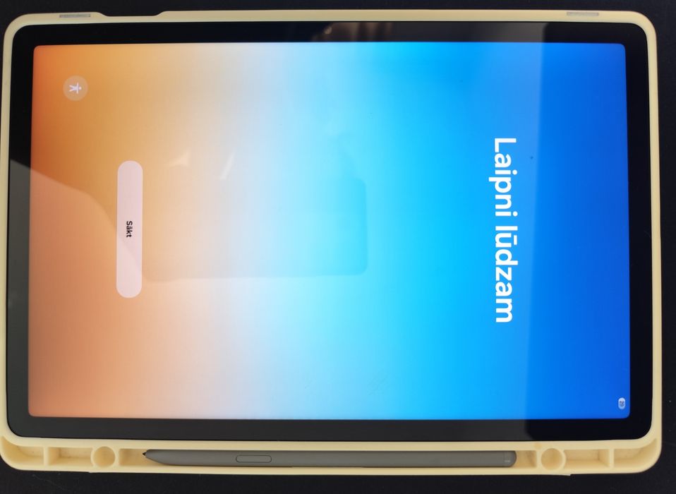 Samsung Galaxy Tab S9 FE 10.9" 6GB/128GB + S Pen + калъф