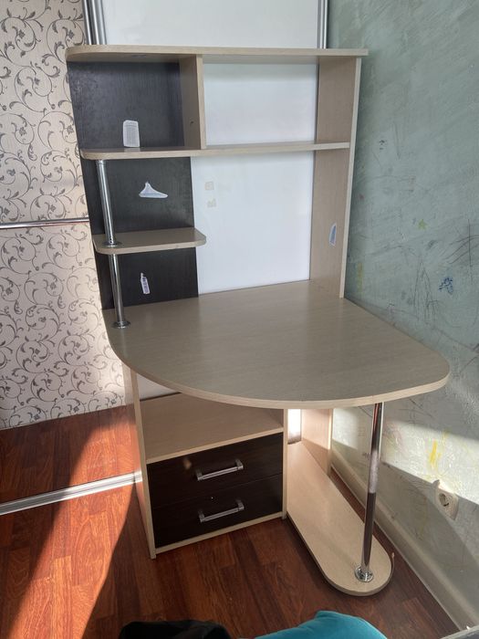 Продается шкаф и стол для компа