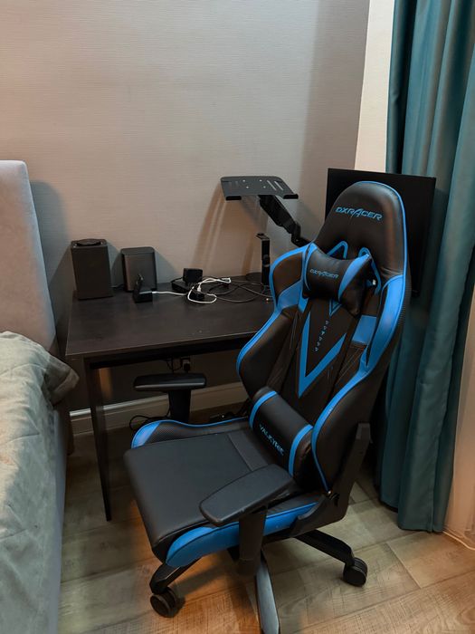 Продается стол рабочий с креслом