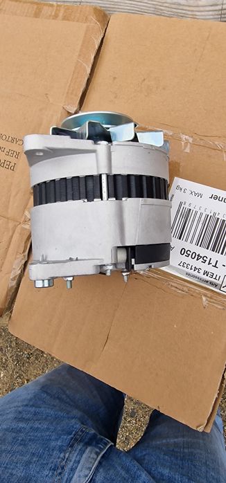 Alternator 12 v cu releu incorporat tractor ford fiat case