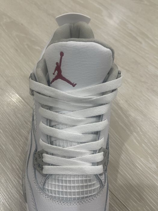 Продам новый кроссови Jordan 4 размер 40