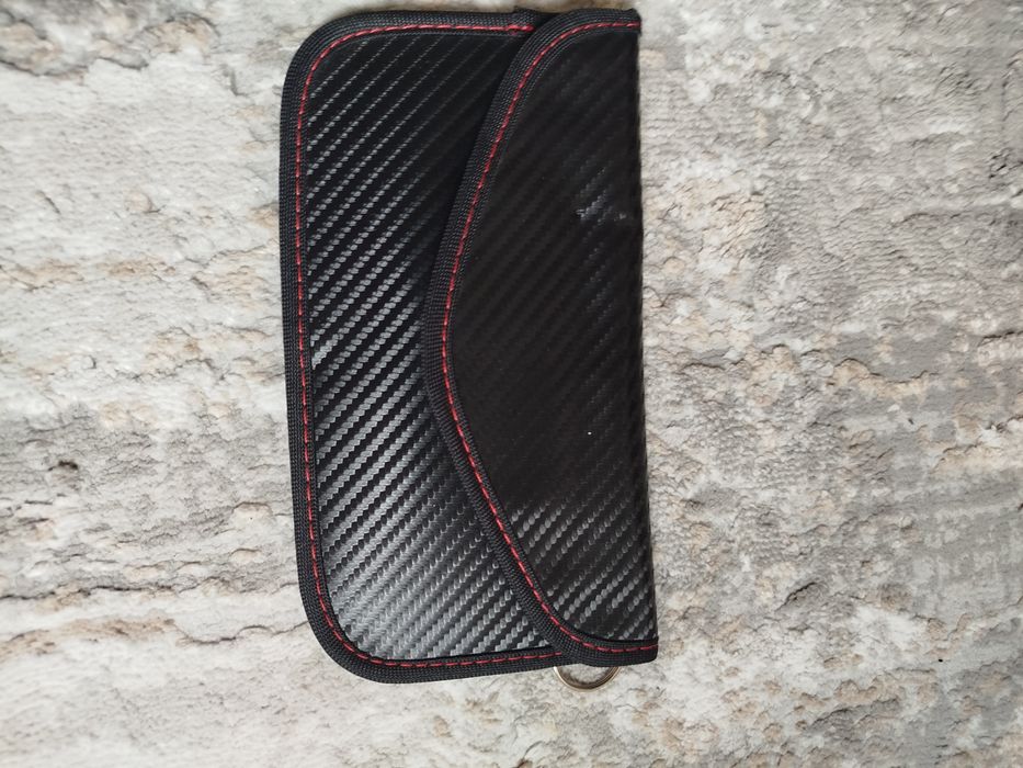 Плик изолиращ електромагнитните лъчи.