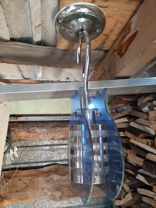 Продам 2 люстры в хорошем состоянии