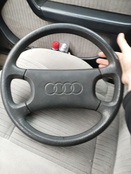 Руль в хорошем состоянии Ауди 100 С 4