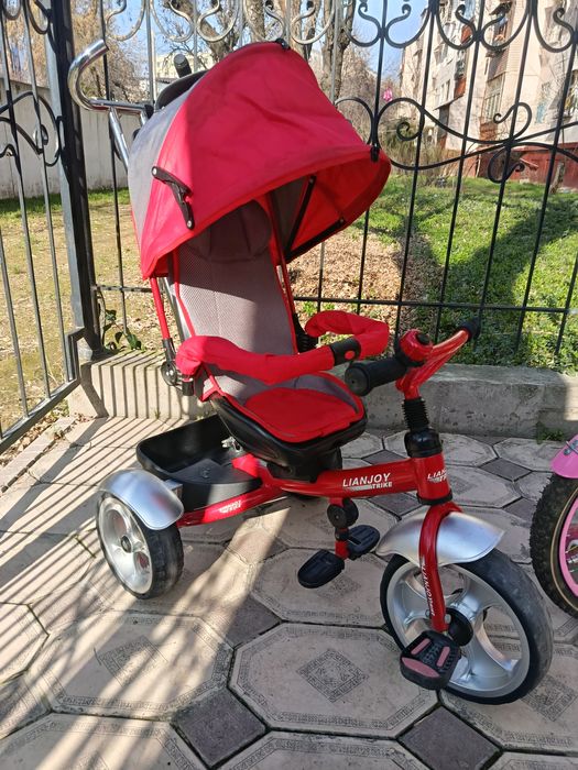 Велоколяска и велосипед